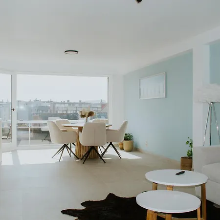 Sunhouse 6 Apartment